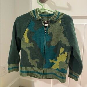 Tea collection 2-3 year old green camo zip up sweater